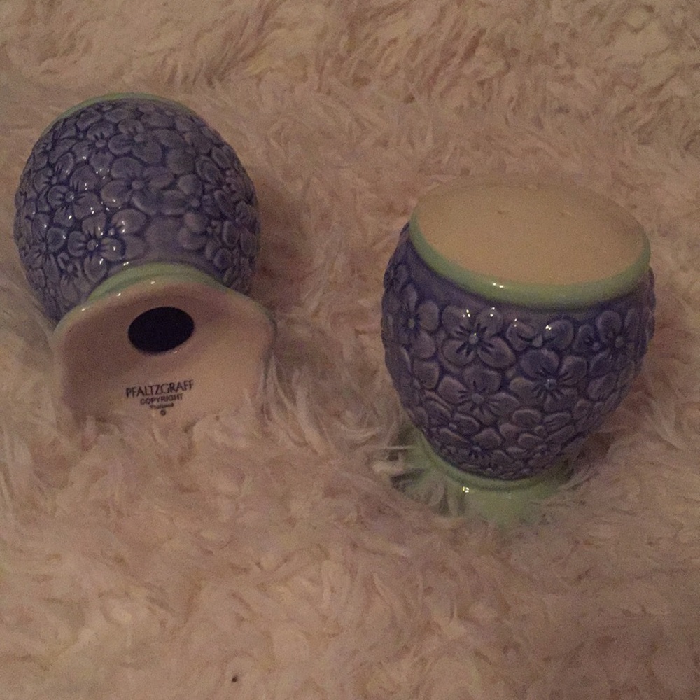 Pottery salt and pepper shakers